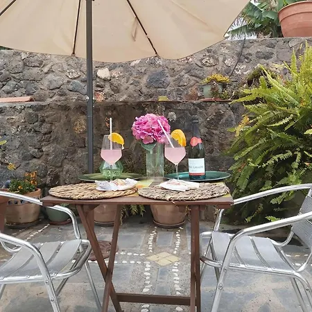 Welcoming House With Pool In San Cristóbal - 85 M²