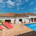 Welcoming House With Pool In San Cristobal - 85 M² * 라 라구나