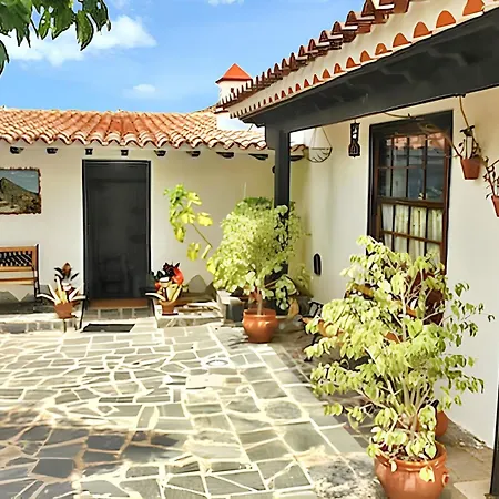 Welcoming House With Pool In San Cristobal - 85 M² 펜션