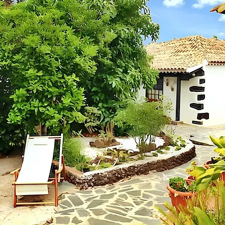 Welcoming House With Pool In San Cristobal - 85 M² 度假居