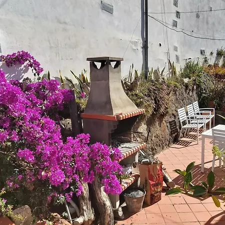 Charming House In With A Shared Pool * La Laguna (Tenerife)