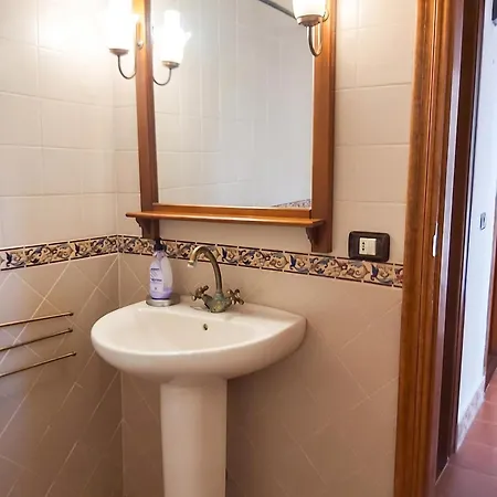 Casa vacanze Welcoming House With Pool In San Cristobal - 85 M² *