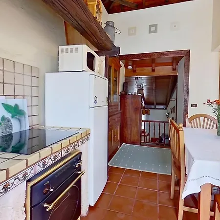 Welcoming House With Pool In San Cristobal - 85 M² *