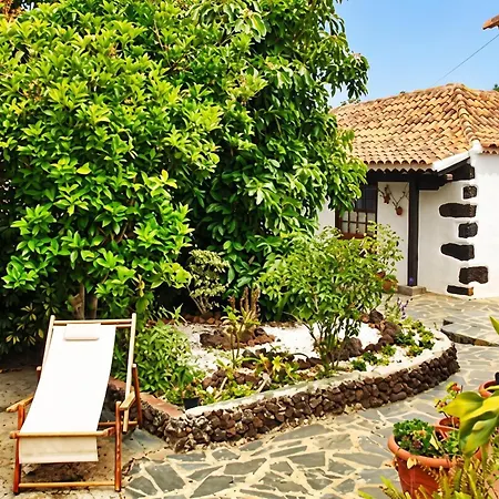 Welcoming House With Pool In San Cristobal - 85 M² *