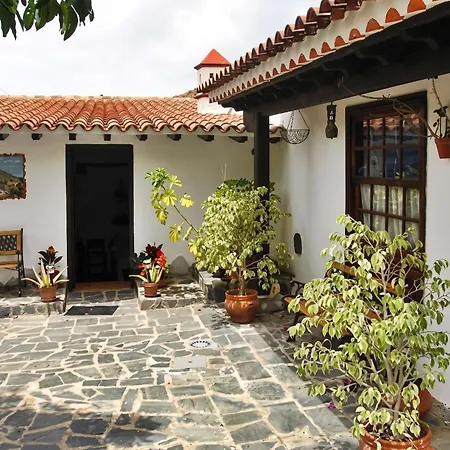 Welcoming House With Pool In San Cristobal - 85 M² Casa vacanze