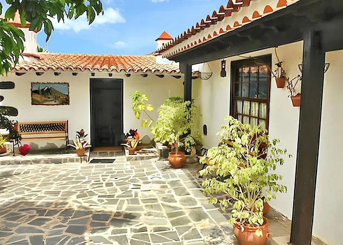 Welcoming House With Pool In San Cristobal - 85 M² 펜션
