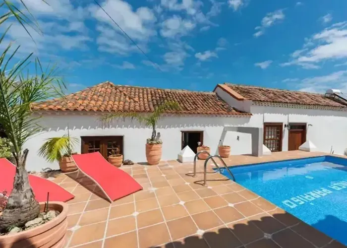 Welcoming House With Pool In San Cristobal - 85 M² * 라 라구나