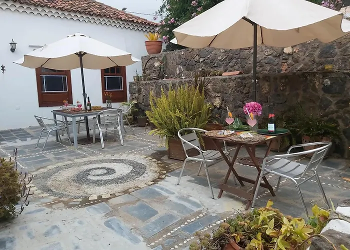 Welcoming House With Pool In San Cristobal - 85 M² * 라 라구나