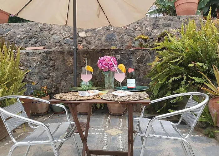 Welcoming House With Pool In San Cristobal - 85 M²